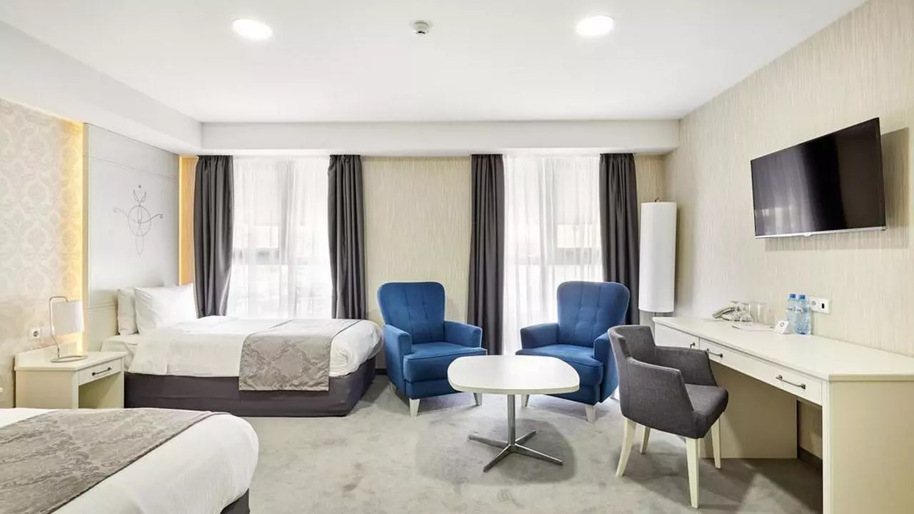 GALLERYPLACE_SHABAVIZ (17).jpg